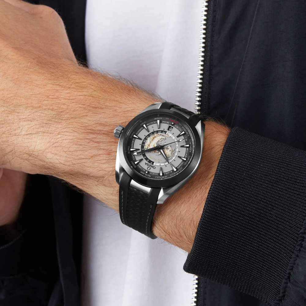 Aqua Terra Worldtimer 43mm — Titanium Matte