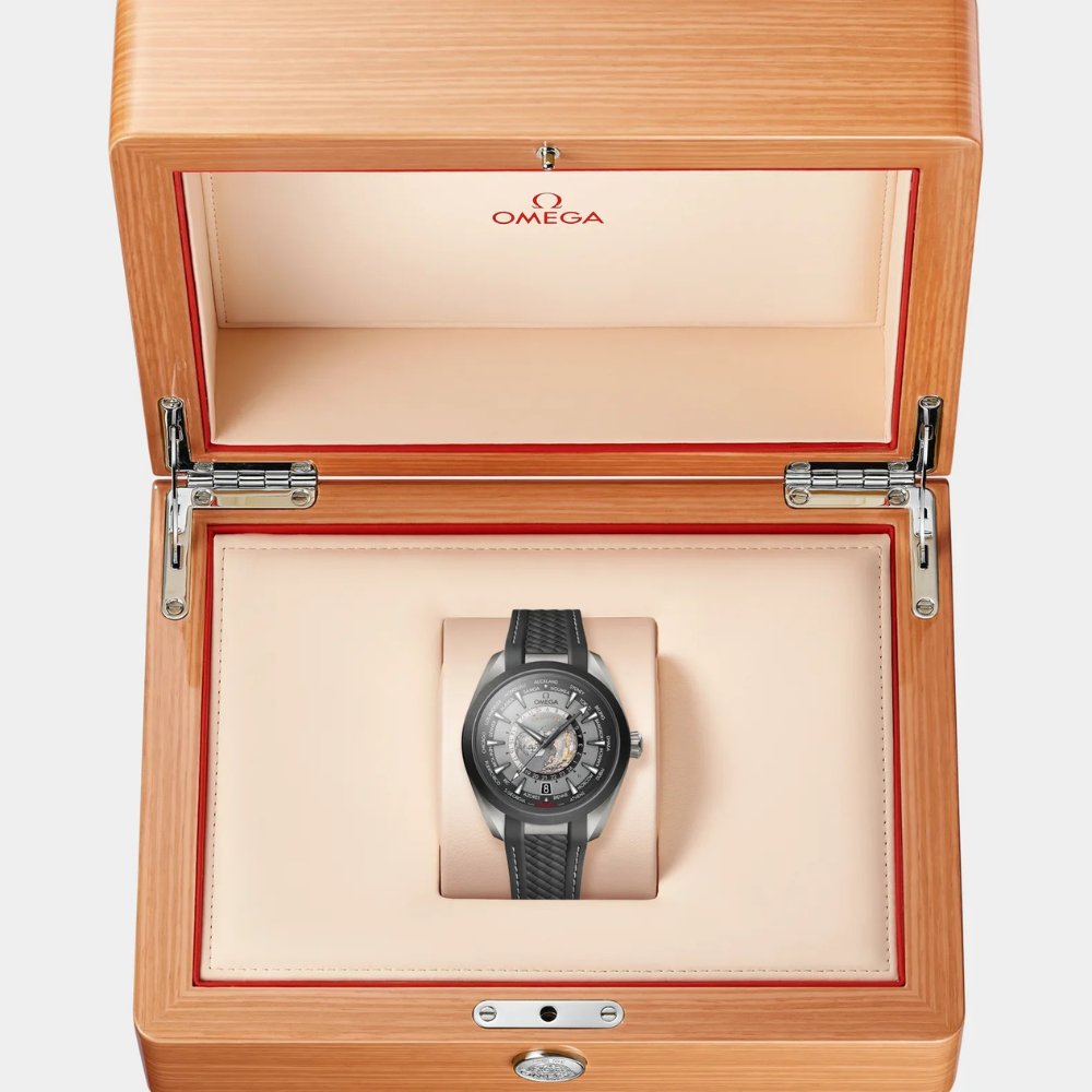 Aqua Terra Worldtimer 43mm — Titanium Matte
